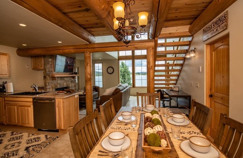 Pagosa Springs House | See Fall's Changing Colors! Hot Toddy: Lakefront Beauty w/Hot Tub, Fireplace, 6 Min to Uptown