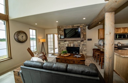Pagosa Springs House | See Fall's Changing Colors! Knotty & Nice: Spectacular Lakefront Home. Hot Tub, Mins to Uptown!