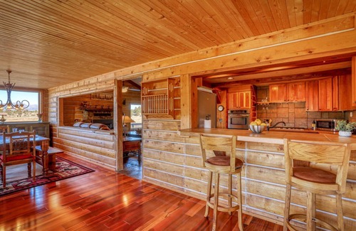 Pagosa Springs House | See Fall's Changing Colors! Mountain Sunset Cabin:Outdoor Fireplace,30 Min to Wolf Creek Ski Resort!
