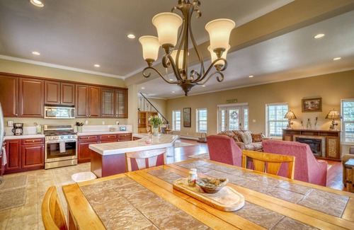 Loma Linda House | See Fall's Changing Colors! Scenic Sanctuary: Monthly Stay, Spectacular Mtn View