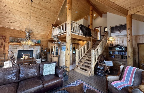 Pagosa Meadows IV House | See Fall's Changing Colors! Cabin on the Rocks: Hot Tub, Stunning Views, 4.5 miles to Pagosa Springs