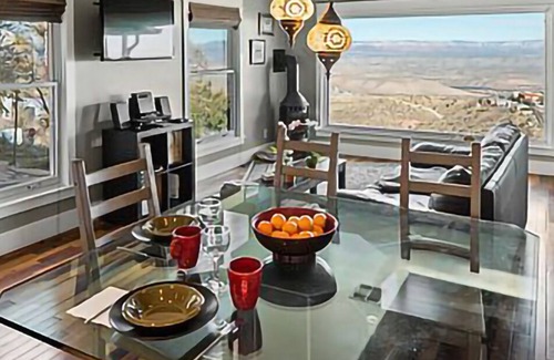 Jerome Condo | See Forever Penthouse at the Top of Town
