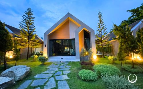 Sawang Daen Din Resort | See Stars & Forest Resort