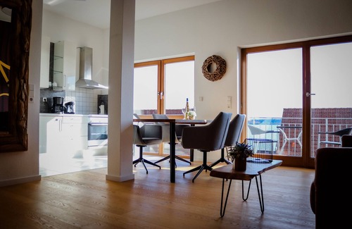 Unteruhldingen Apartment | See-wohnung mit Charme und Toller Sicht auf See und Berge