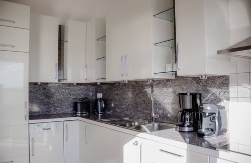 Unteruhldingen Apartment | See-wohnung mit Charme und Toller Sicht auf See und Berge