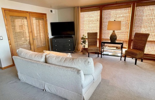 Ocracoke Condo | Selah By The Sea : Relax on the covered deck and enjoy the breezes