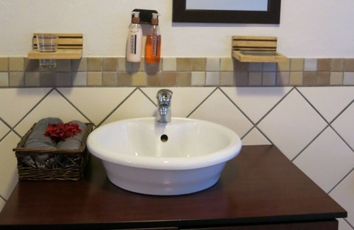 Bloemfontein Apartment | Self Catering (1 Bedroom + sofa bed/full bathroom) ideal for 4 guets - welcome