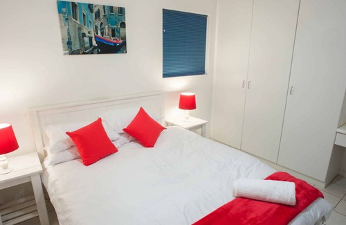 Gordons Bay Central House | Self-catering Accommodation in Gordons Bay, Cape Winelands