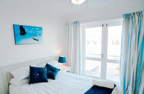 Gordons Bay Central House | Self-catering Accommodation in Gordons Bay, Cape Winelands