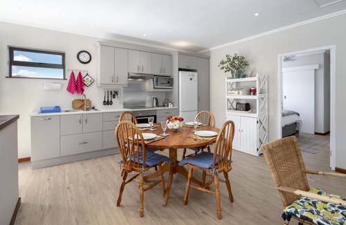 Hermanus Apartment | Self Catering Apartment in beautiful Hermanus