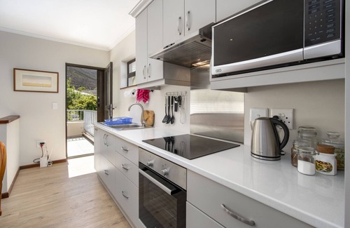 Hermanus Apartment | Self Catering Apartment in beautiful Hermanus