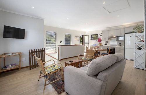 Hermanus Apartment | Self Catering Apartment in beautiful Hermanus