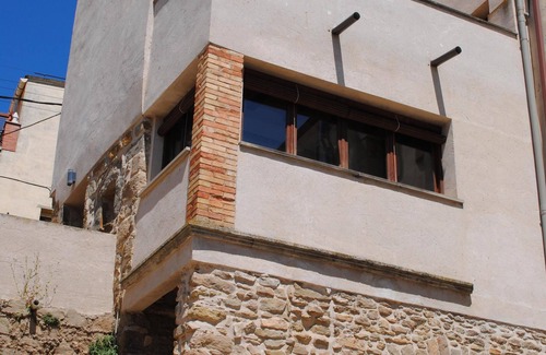 Montclar d'Urgell Cottage | Self catering Cal Sarri Vell for 4-8 people