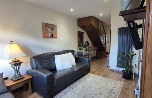 Bonnybridge House | Self-catering extended family home