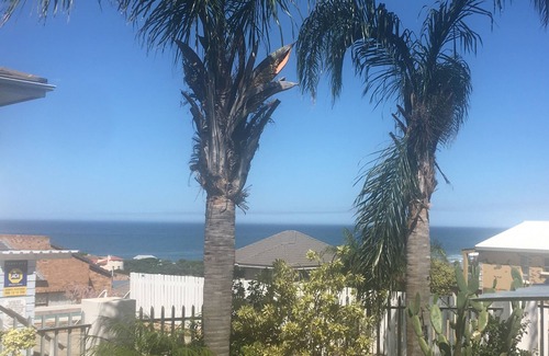 Wavecrest Apartment | Self Catering Flatlet With A Stunning Sea View! Close To World Renowned