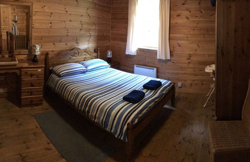 Ynysddu Cabin | Self Catering Holiday Lodge set in 6 acres of wooded Hillside in South Wales