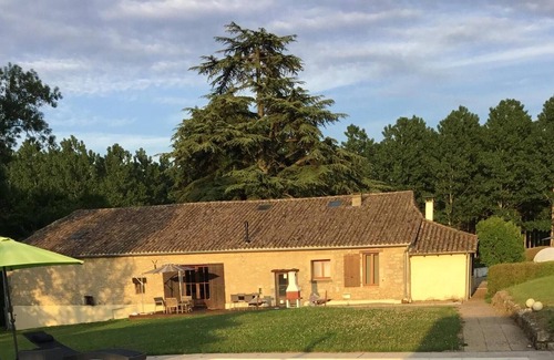 Roumagne Other | Self catering Holiday Gites with Wifi - Le Grand Pin