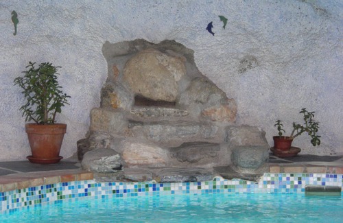 Guajar Faraguit House | Self Catering in Style with solar heated Jacuzzi - Pool set in a Cave