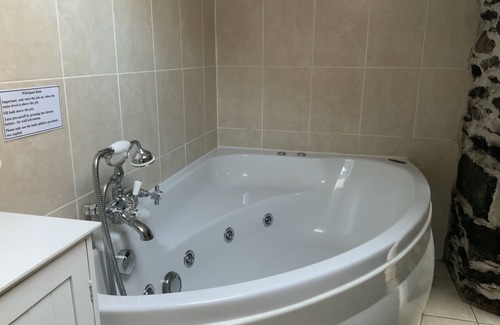 Llanycil Cottage | Self catering luxury holiday cottage by Lake Bala. Pet friendly.