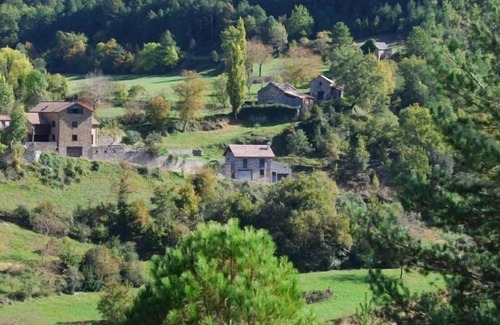 Salinas Cottage | Self catering O Molín de L'Irués y A Ceresera for 4 people