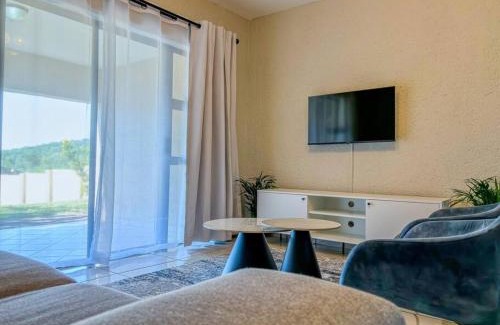 Nelspruit Apartment | Self checkin - Modern Haven 2 Bedroom 43