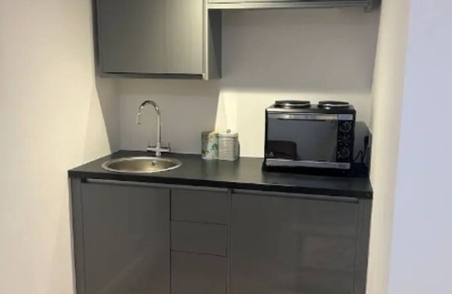 Hove Apartment | Self contained annexe, private parking, own entrance