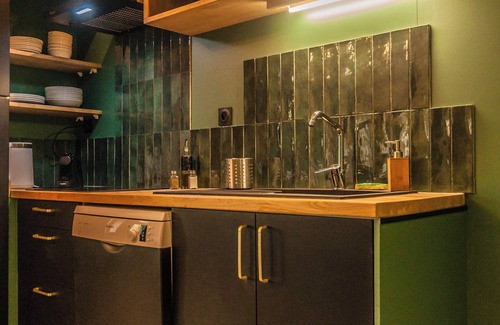 La Gorgue Apartment | Self-contained apartment on the ground floor.