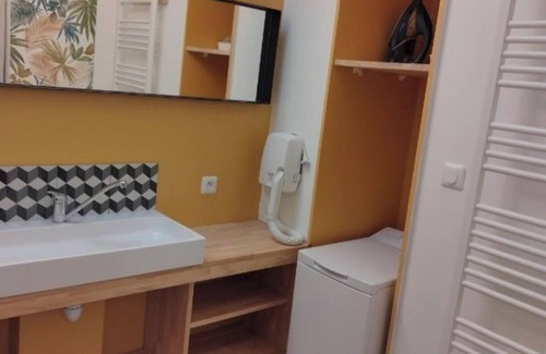 La Gorgue Apartment | Self-contained apartment on the ground floor.