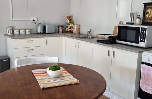 Huntly Cottage | Self Contained Country Cottage - semi rural property PET and child Friendly