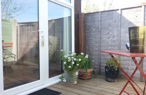 Bridport Cabin | Self Contained Garden Studio With Private Decked Terrace, close to town and sea