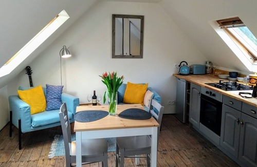 Huelgoat Apartment | Self-contained lakeside studio - stunning views