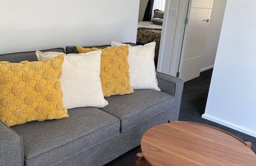 Aotea Bed & Breakfast | Self-contained nice 2 bedroom flat with own kitchenette, bathroom and entrance.