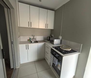 Kempton Park House | Selina Guesthouse