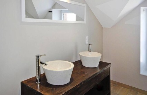 Bacilly House | Semi detached house, Bacilly