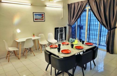 Sungai Dua House | Semi-Detached, Up to 21 Pax, 4 Bedrooms, 3 Bathrooms, 4 Car Parks by Star Home