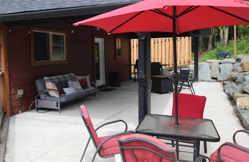 Blind Bay House | Semi Lakefront 2 Bedroom Private Suite