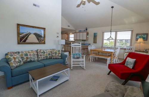 Duck House | Semi-Oceanfront 4 BR Home Is Only 30 Yards To Beach Access & Allows Dogs