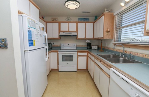 Duck House | Semi-Oceanfront 4 BR Home Is Only 30 Yards To Beach Access & Allows Dogs