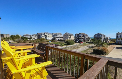 Duck House | Semi-Oceanfront 4 BR Home Is Only 30 Yards To Beach Access & Allows Dogs