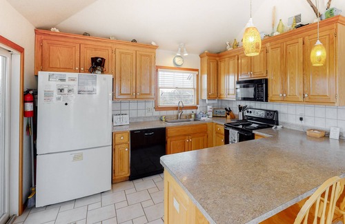 Avon House | SEMI-OCEANFRONT-5 BR, 3 Full & 1 Half Bath-just two lots from the beach walkway