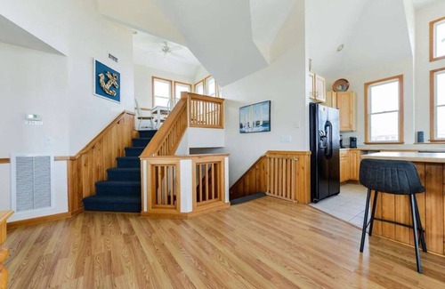 Rodanthe House | Semi-Oceanfront! Gorgeous Ocean Views! Sleeps 21! Steps to the Beach!