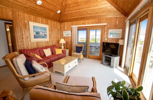 Duck House | Semi-Oceanfront, secluded Beach Cottage, Close to Beach! SA210, Farmer