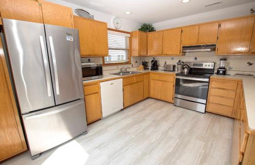 Duck House | Semi-Oceanfront, secluded Beach Cottage, Close to Beach! SA210, Farmer