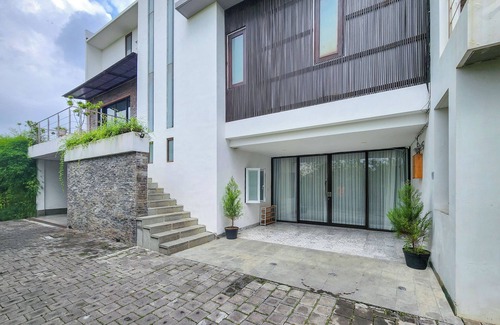 Kerobokan Apartment | Seminyak Getaway – Comfortable 1BR Studio