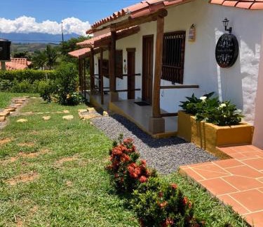 San Gil House | Sendero de la Laja Cabaña 1