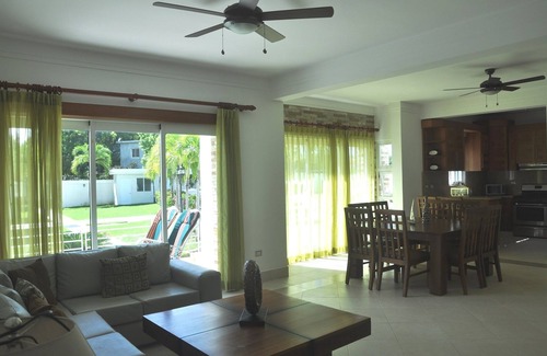 La Esplanada Apartment | Seniors-friendly 2BD 2BTH groundfloor central condo, pool WIFI cable TV
