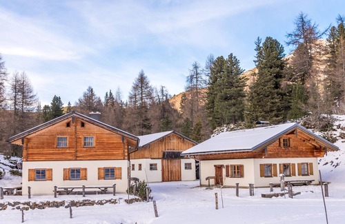 Untertauern Ski Chalet | "Sennhütte" quietly situated alpine hut in Obertauern with Swiss stone pine sauna