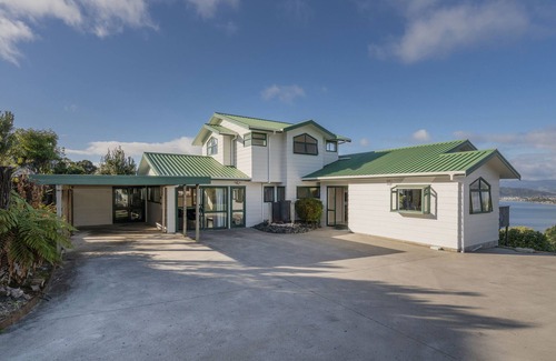 Whitianga House | Sensational on Centennial - Whitianga Holiday Home