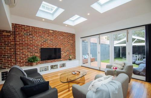Seddon House | SENSATIONAL Renovated Cottage in Beautiful Seddon