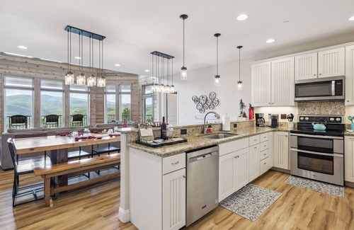 Gatlinburg Cabin | Sensational View: Gatlinburg's Best View! Gorgeous Custom Home Minutes from Town